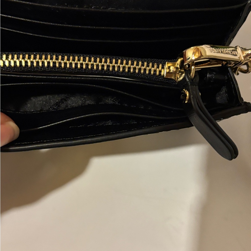 LN-Michael Kors Jayne Small Camo trunk bag with matching wallet and card holder - Picture 8 of 16